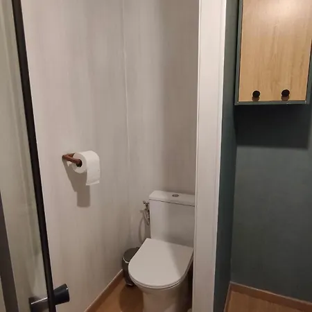 2 Privatunterkunft *
